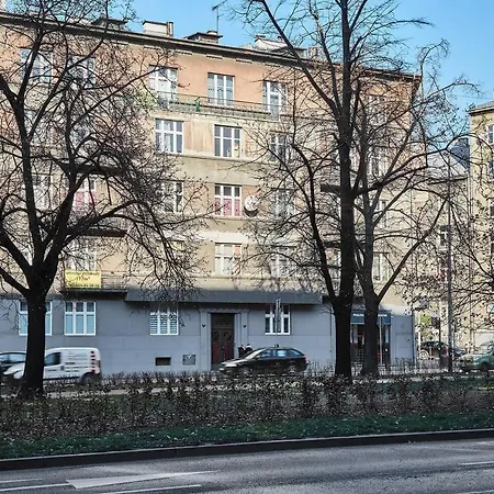 Compact Slowackiego Avenue Apartment Krakau