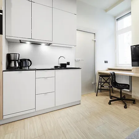 Compact Slowackiego Avenue Apartment Krakau