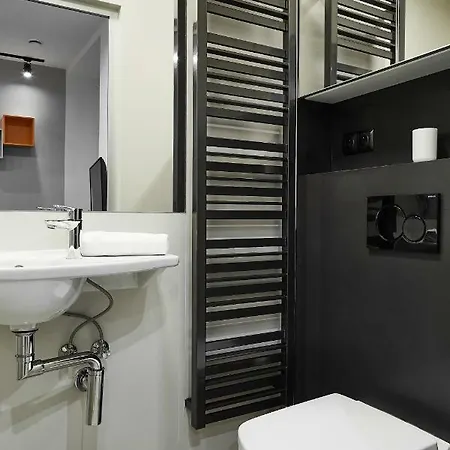 Compact Slowackiego Avenue Apartment Krakau