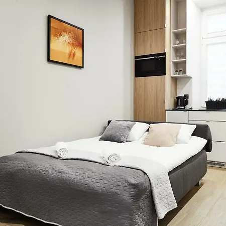 Compact Slowackiego Avenue Apartment Krakau