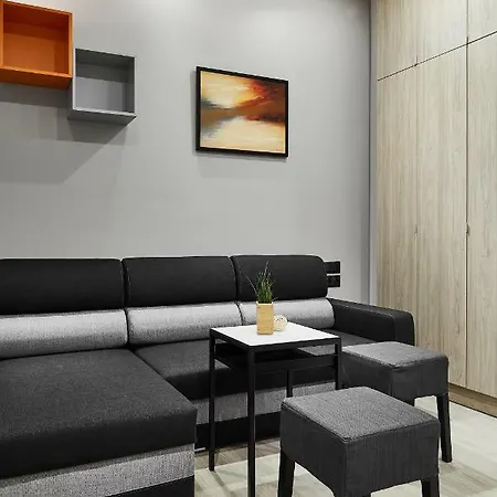 Compact Slowackiego Avenue Apartment Krakau