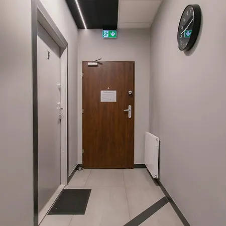 Compact Slowackiego Avenue Apartman *