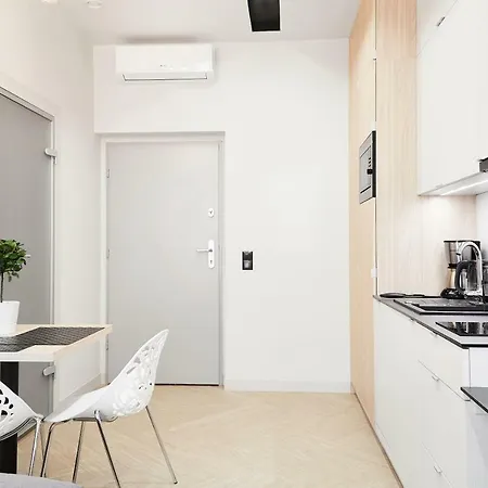 Compact Slowackiego Avenue *