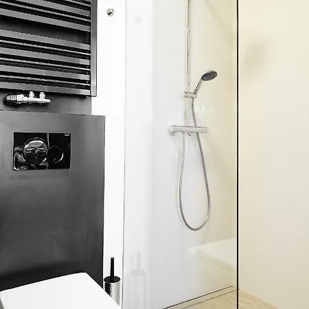 Compact Slowackiego Avenue *