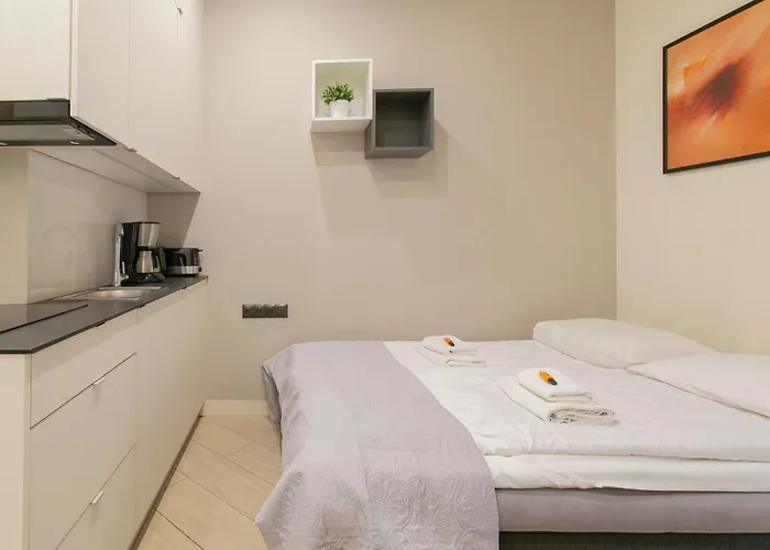 Compact Slowackiego Avenue