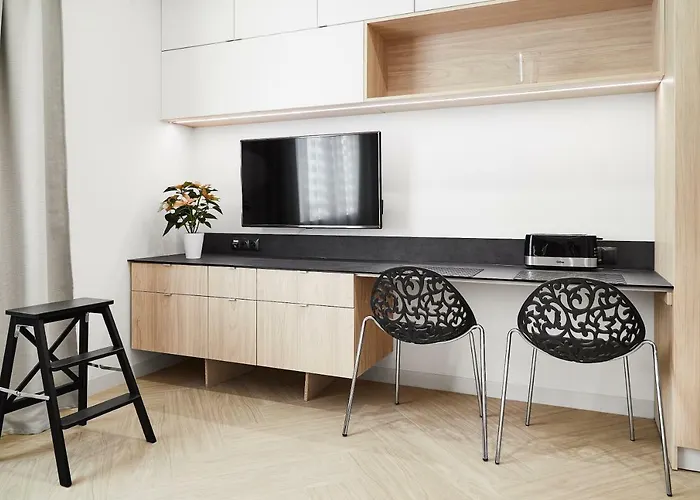 Compact Slowackiego Avenue Krakov