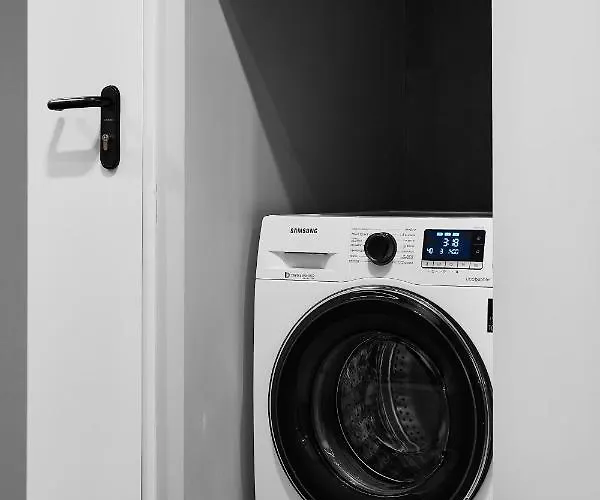 Compact Slowackiego Avenue